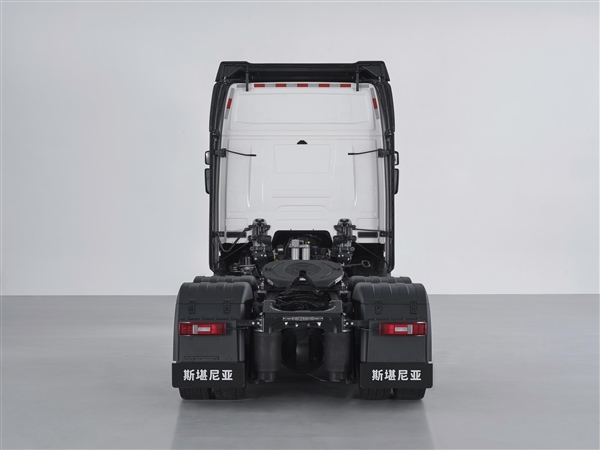 瑞典人整了个大活!中国产斯堪尼亚重卡汉字车标竟用微软雅黑