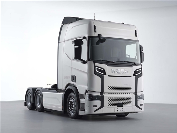 瑞典人整了个大活!中国产斯堪尼亚重卡汉字车标竟用微软雅黑