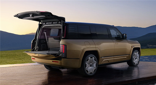 128万起!国产行政级全尺寸豪华SUV仰望U8L鼎世版上市