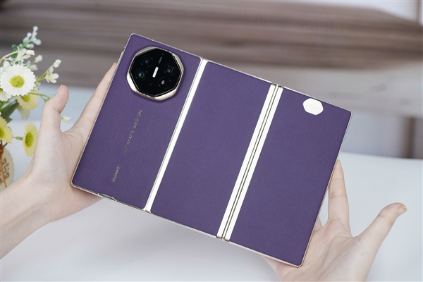 华为Mate XTs非凡大师维修备件价格公布:屏幕4999元 主板7499元起