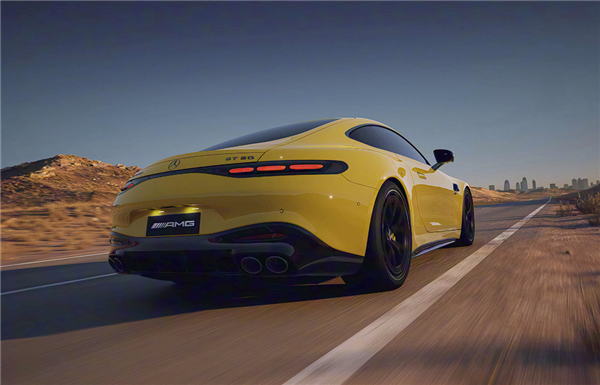 配“地表最强量产四缸机” 全新AMG双门跑车上市:售价没破百!