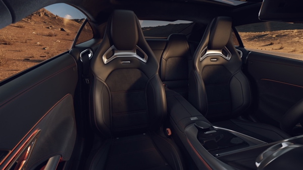 配“地表最强量产四缸机” 全新AMG双门跑车上市:售价没破百!