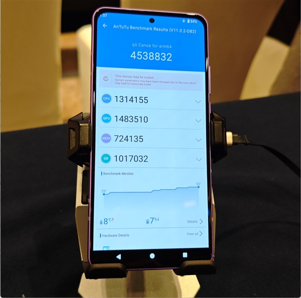 第五代骁龙8至尊版首发测试:CPU流畅度、AI双双提升超50%