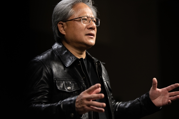 中国芯片跟美国相比到底还有多少差距 黄仁勋:仅落后几纳秒