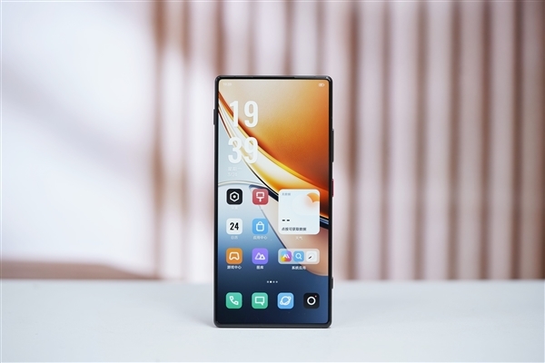 业内独家无孔真全面屏！努比亚Z80 Ultra获认证：支持90W快充