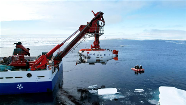 创纪录!“蛟龙”号在北极成功完成10余次载人深潜
