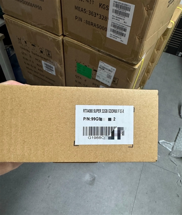 32GB大显存RTX 4080 SUPER现身:要价9200元