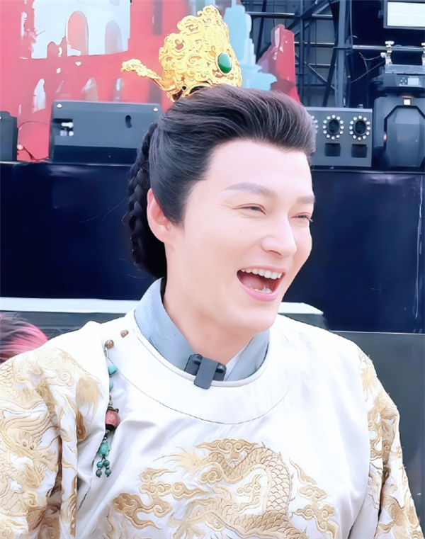 国庆长假多位老戏骨集体景区再“上岗”：大话西游唐僧、鸠摩智等重现经典角色