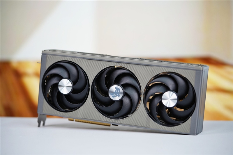 游戏性能提升显著 价格优势高达15%！RX 9060 XT 16GB vs RTX 5060 Ti对比评测