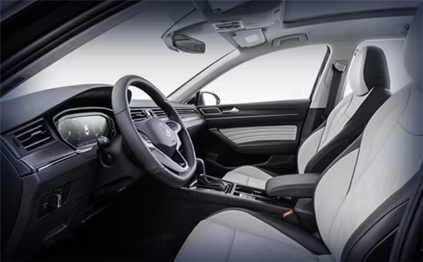 燃油神车 一汽-大众迈腾3000万辆甄选款上市:17.49万元起