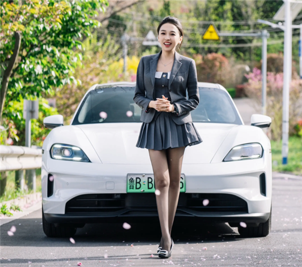 青岛保时捷女销冠报警：被人用AI假视频侮辱诽谤 悬赏征集线索