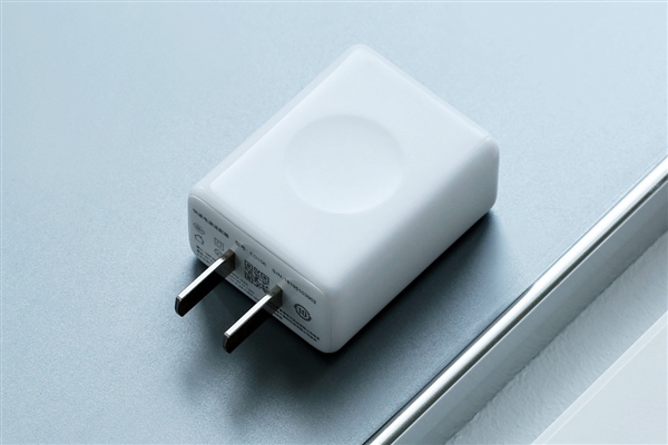 为了保护环境!苹果率先在欧洲执行买电脑不送充电器