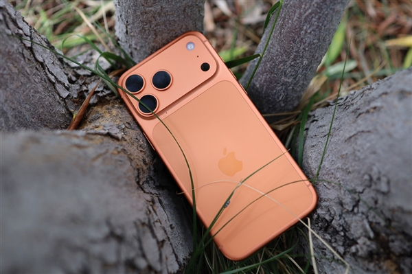 iPhone 17系列激活量接近400万台 博主:友商打不过 根本打不过