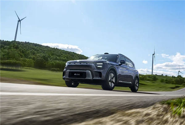 尺寸超奔驰GLB！smart精灵#5 EHD上市：使用吉利雷神混动