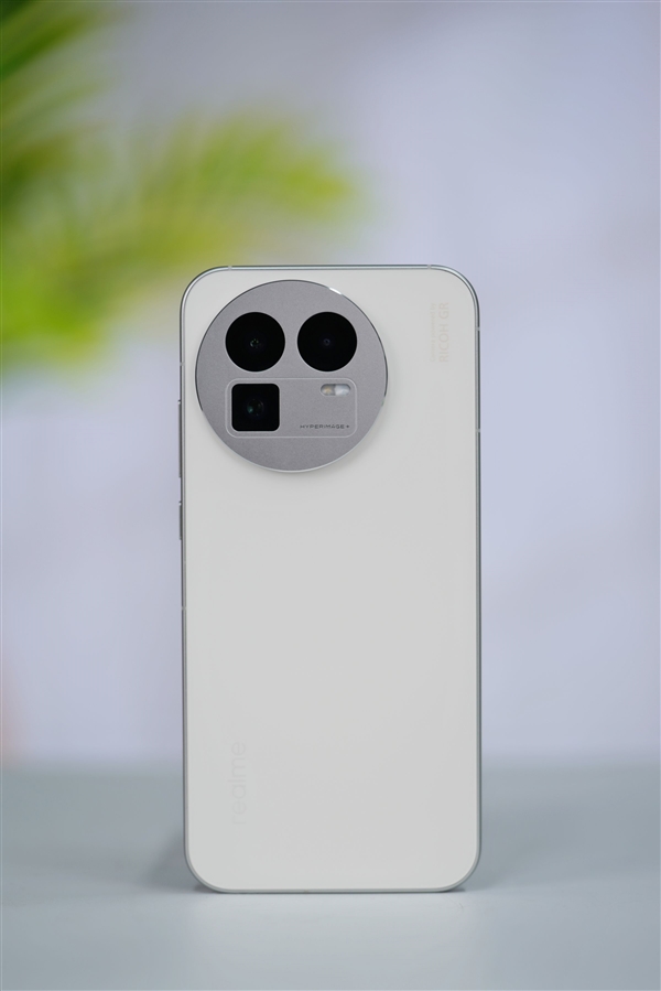 全球首发理光GR影像！真我GT8 Pro图赏