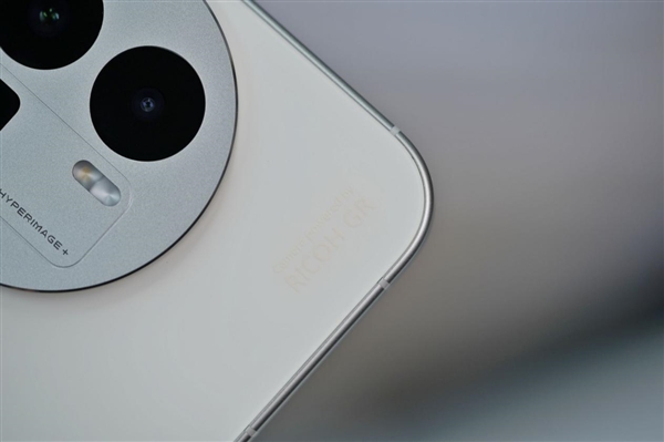 全球首发理光GR影像！真我GT8 Pro图赏