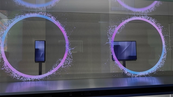 华为Mate XT唯一对手!三星首款三折叠Galaxy Z TriFold现身