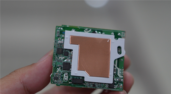 实测十几块和上百块的充电头到底有什么区别:安全性差太多