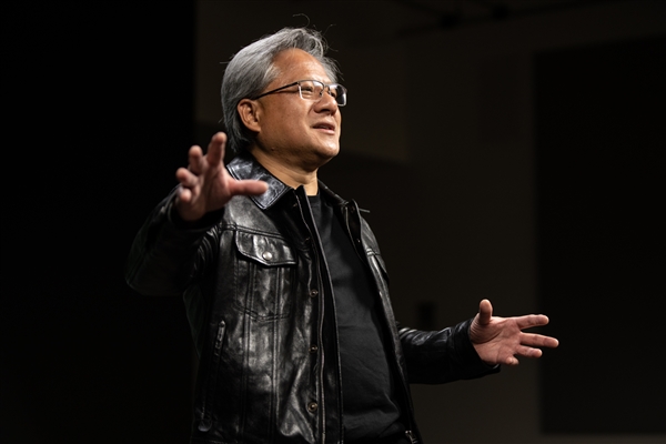 美国高官：中国拒绝买英伟达H200芯片 力挺国产半导体！