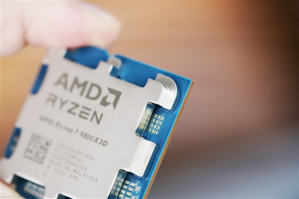 游戏神U换代！AMD锐龙7 9850X3D价格偷跑：比9800X3D略贵