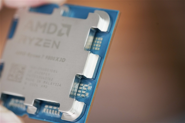 不可思议：锐龙7 9800X3D成功超频7335MHz！创下新世界记录