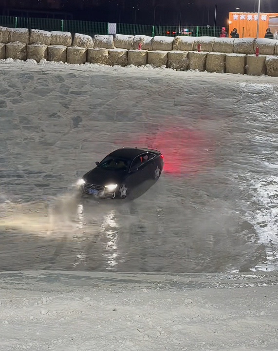 “长春第一冰锅”火爆出圈:四驱两驱都能玩 根本开不翻