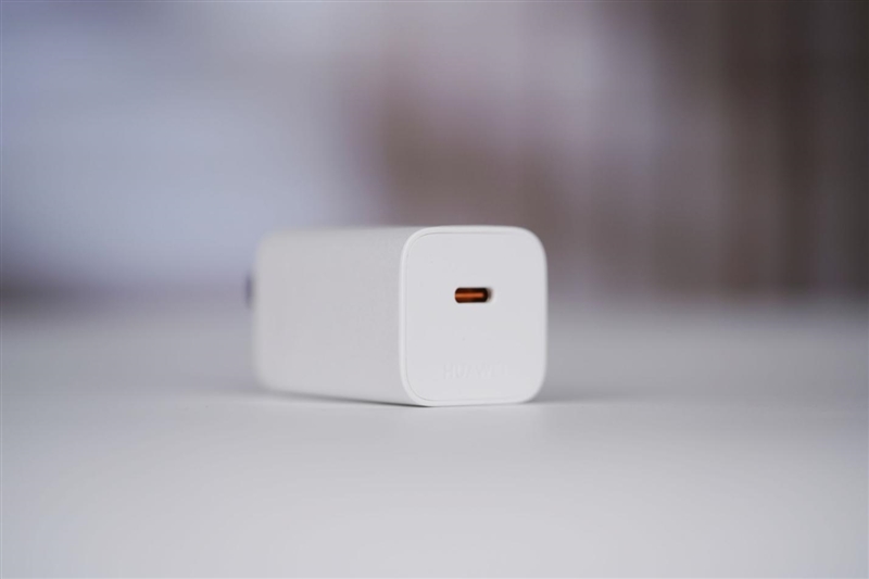 左手 AI右手大屏!华为Mate X7典藏版体验评测:鸿蒙OS 6.0加持 不仅是折叠更是掌上工作站