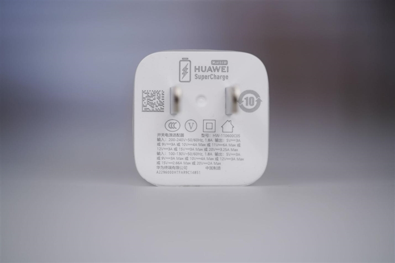 左手 AI右手大屏!华为Mate X7典藏版体验评测:鸿蒙OS 6.0加持 不仅是折叠更是掌上工作站