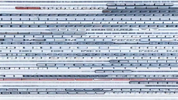 在这里 火车还能“横着跑”！