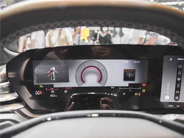 新出的奥迪RS5 多了一个“大胃袋”