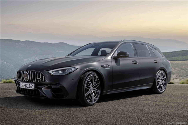 新出的奥迪RS5 多了一个“大胃袋”