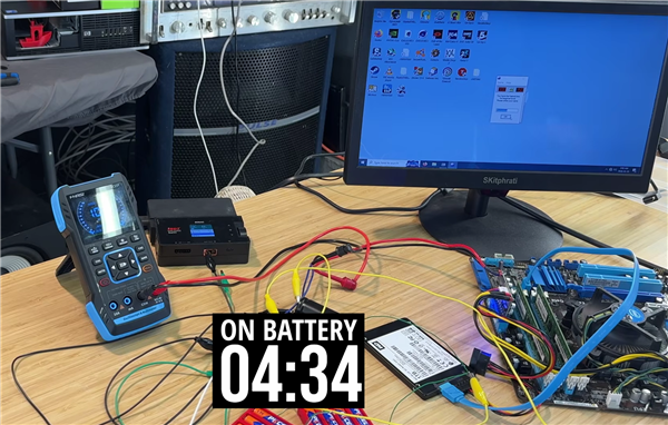 发烧友用56节5号电池运行台式机电脑:实测玩扫雷续航不到5分钟