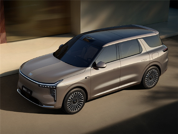 半圈即满圈 智己LS8官方预热:用上线控转向 操控无比灵活