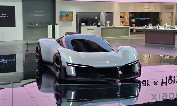 今年的MWC 手机厂商们都开始“不务正业”了