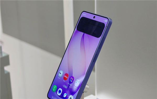 今年的MWC 手机厂商们都开始“不务正业”了