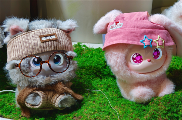 今年的MWC 手机厂商们都开始“不务正业”了