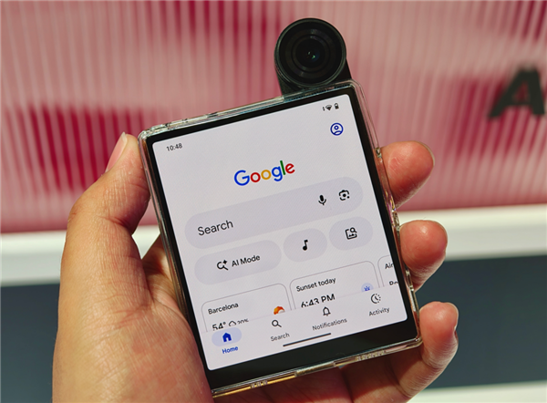 今年的MWC 手机厂商们都开始“不务正业”了