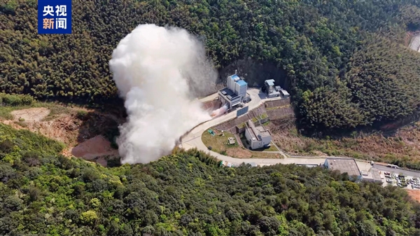 220吨级液氧甲烷火箭发动机 蓝箭航天蓝焱完成整机试车