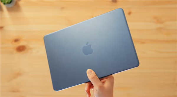 苹果用实力回击8GB内存不够用！玩家实测MacBook Neo同时打开60个应用依然流畅 Windows电脑关机