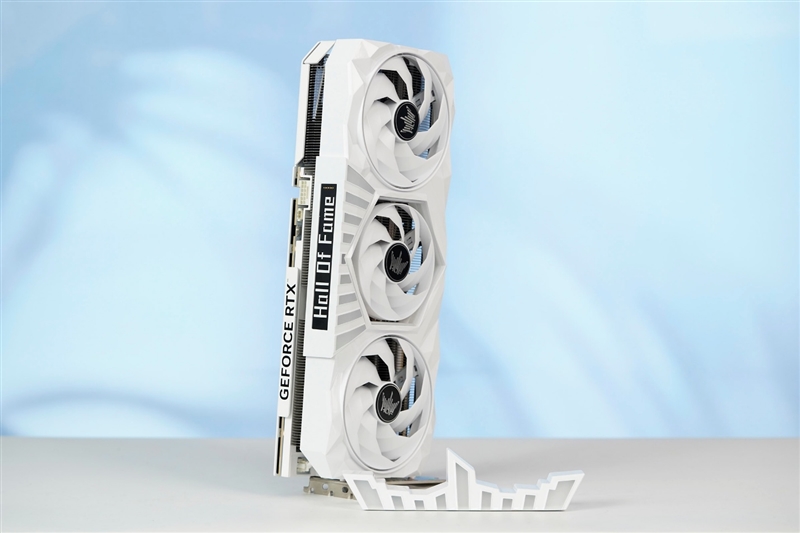 影驰RTX50系列《生化危机9》对比测试:DLSS4提升帧数 路径追踪画质最佳 从主流到高端总有一款适合你