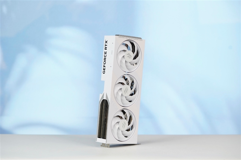 影驰RTX50系列《生化危机9》对比测试:DLSS4提升帧数 路径追踪画质最佳 从主流到高端总有一款适合你