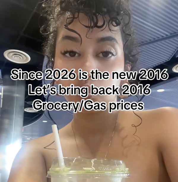 回到2016:赶在AI、战争和短视频到来之前