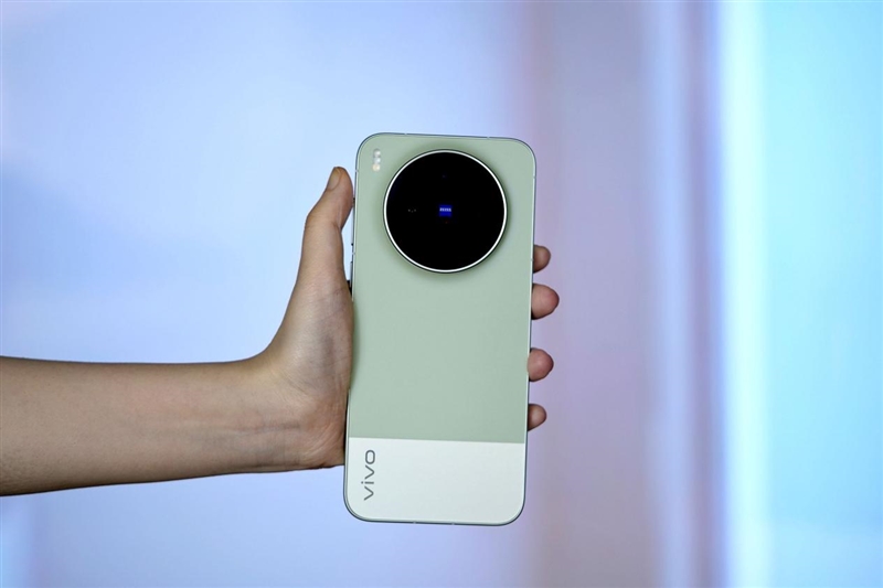 天玑9500搭配蔡司影像 vivo X300s手机全面评测：省心耐用的直屏主力机