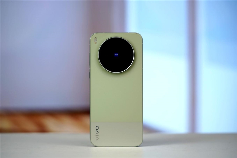 天玑9500搭配蔡司影像 vivo X300s手机全面评测：省心耐用的直屏主力机