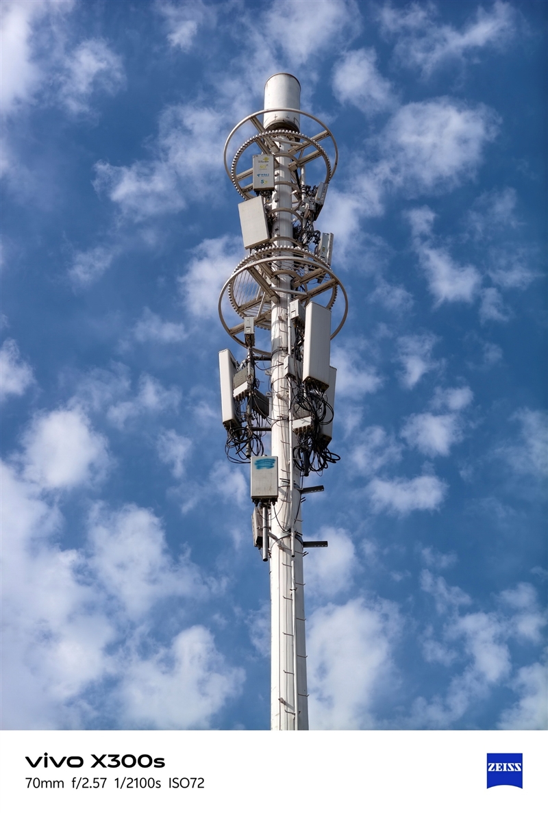 天玑9500搭配蔡司影像 vivo X300s手机全面评测：省心耐用的直屏主力机