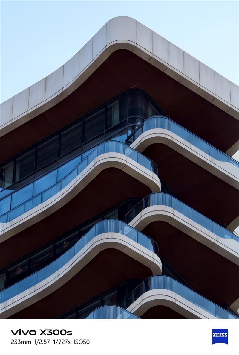 天玑9500搭配蔡司影像 vivo X300s手机全面评测：省心耐用的直屏主力机
