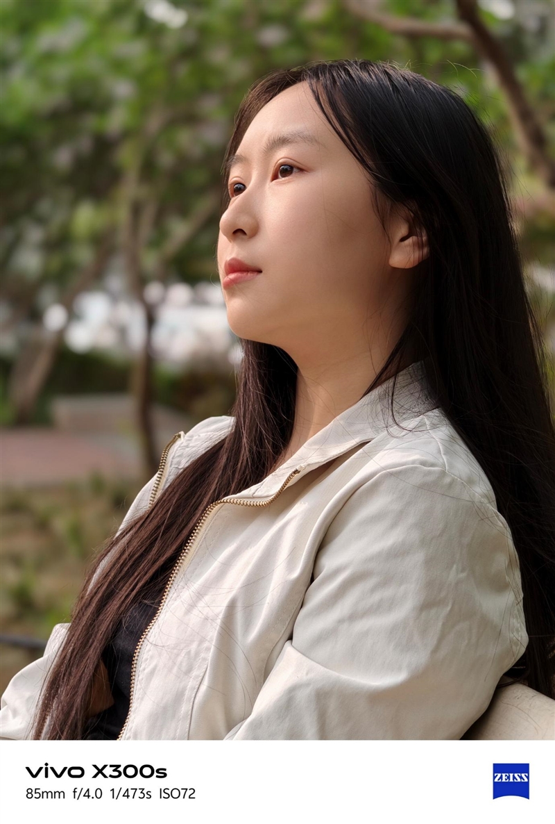 天玑9500搭配蔡司影像 vivo X300s手机全面评测：省心耐用的直屏主力机