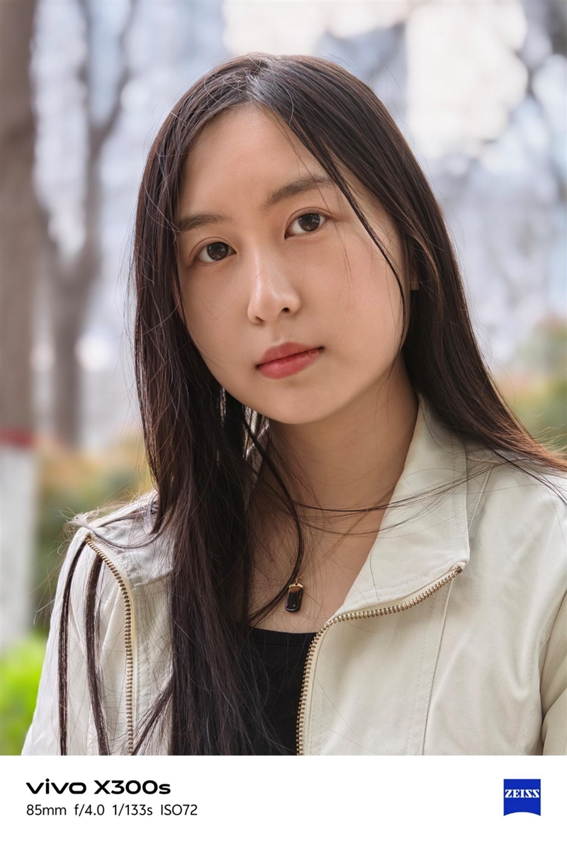 天玑9500搭配蔡司影像 vivo X300s手机全面评测：省心耐用的直屏主力机