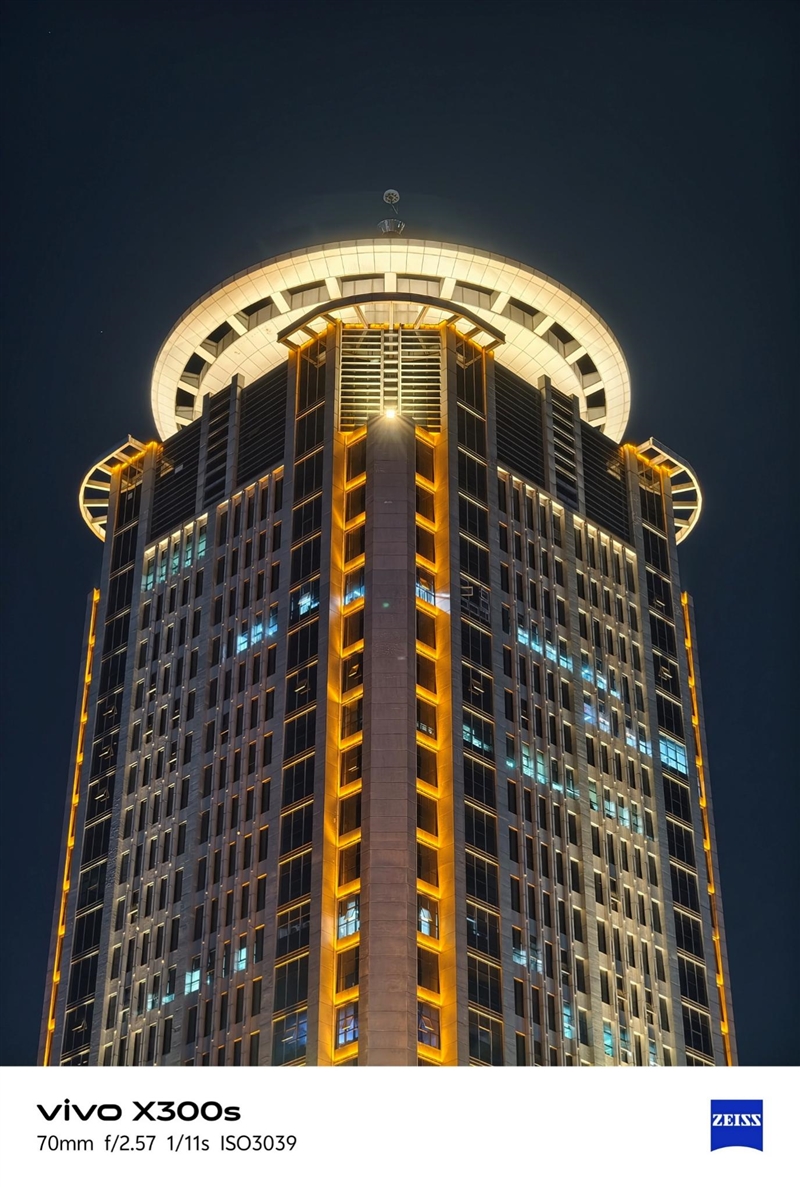 天玑9500搭配蔡司影像 vivo X300s手机全面评测：省心耐用的直屏主力机