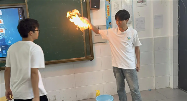 史上最著名的“幽灵船”：船好好的在海上飘 但船员却集体消失